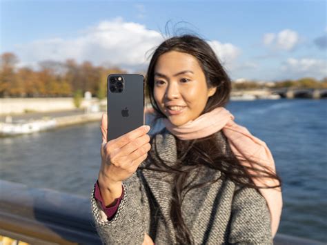 Apple Iphone Pro Selfie Review Solid With Cinematic Potential Dxomark