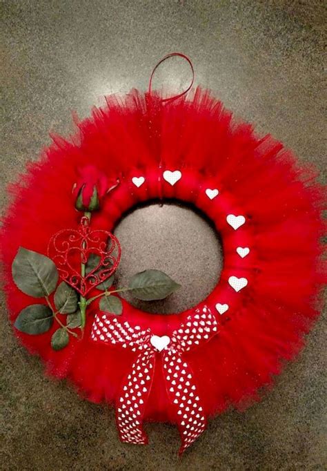 25 Easy Diy Valentines Wreath Ideas 41 With Images Valentine