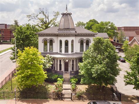 Historic Nashville Mansion In Nashville Tennessee United States For