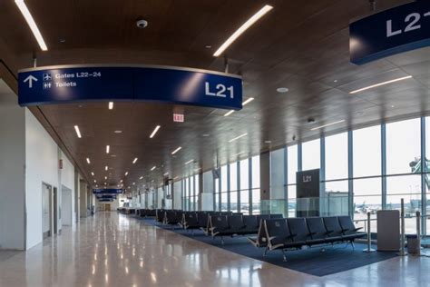 American Airlines Concourse L Stinger Gate Hallway Fh Paschen