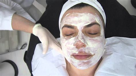 Nettoyage de peau dermatologique - YouTube