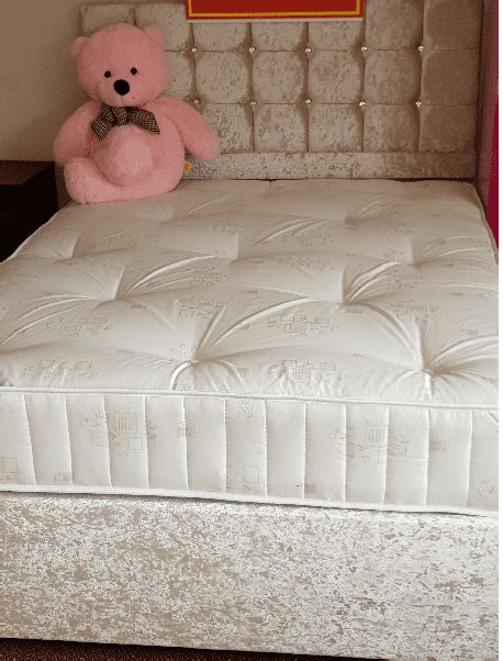 Damask Crush Velvet Full Bed Set