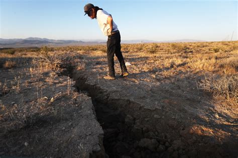 El 90 por ciento de los sismos en esa región obedece a movimientos de la corteza de la tierra. Los sismos en California abrieron una grieta en el desierto