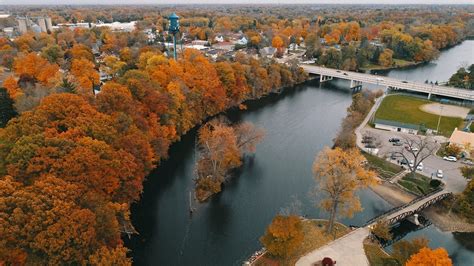 Check spelling or type a new query. Downtown Grand Ledge (10 30 2018) | A few fall color ...
