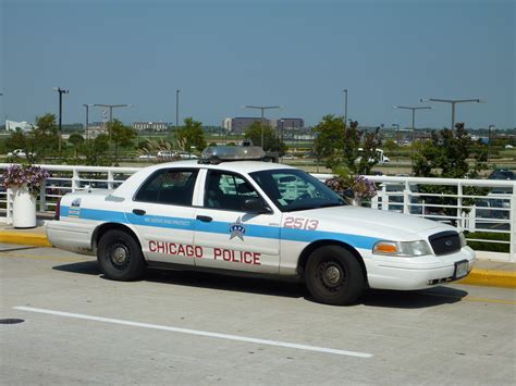 File2009 09 11 Chicago Police Car 2513 In Front Of Ord Wikipedia