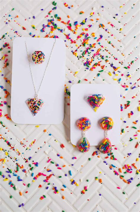 15 Diy Resin Jewelry Projects Worthy Of Ting