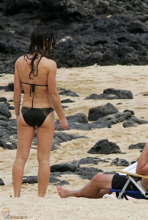 Celebrities In Hot Bikini Evangeline Lilly Canadian Actress In Bikini