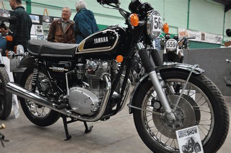 For such a large capacity machine, the xs is physically small. 1976 Yamaha XS650 Classic Motorcycle Pictures