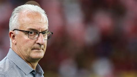 Flamengo anuncia a contratação de Dorival Júnior