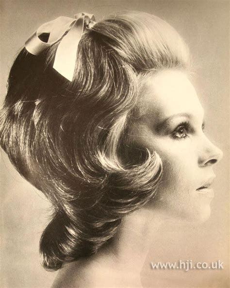 70's hair styles are famous for their eccentricity. 68 best 1970s images on Pinterest | Vintage hair, Vintage ...