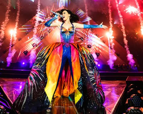 The Big Finale Katy Perry Prismatic World Tour Hair Popsugar