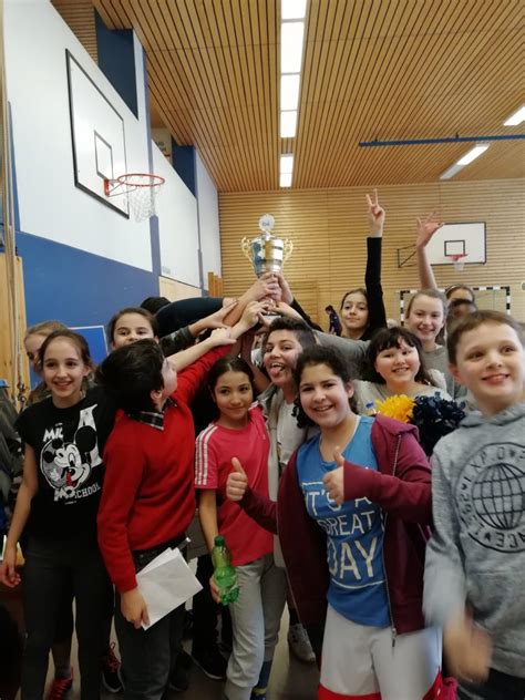 Spanisches team nach infektionen gegen corona geimpft. Zeithascheturnier 2018 - Joan-Miro-Grundschule