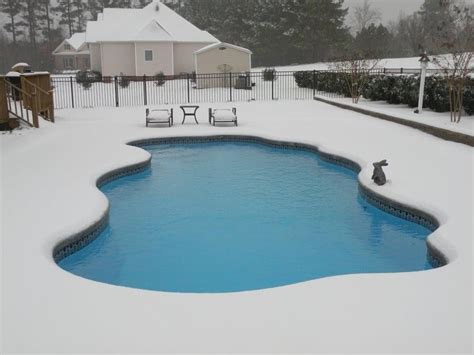 Pros And Cons Of Winter Swimming Pool Installation