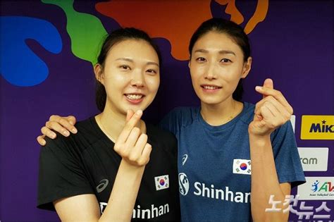 김연경·박정아 24점 합작 라바리니호, 터키에 패배 류한준 기자 입력 2021.06.20 11:44 아이뉴스24 류한준 기자 한국 여자배구가 다시 연패를 당했다. 라바리니 감독도 알고 있다! '김연경의 전설'을… - 노컷뉴스