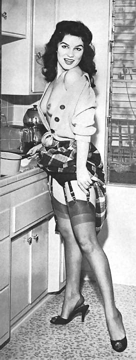 1960s Ladies Loved Flashing Stocking Tops 38 Pics Xhamster