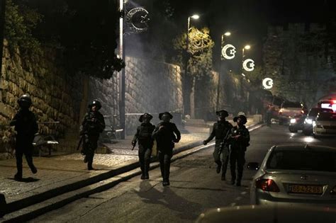 israeli police clash with worshipers at jerusalem holy site further raising tensions marketwatch