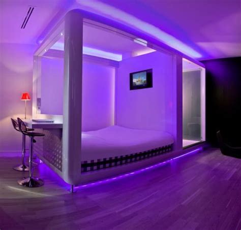Purple Bed Dormitorio De Diseño Moderno Interior Futurista Hotel De Diseño