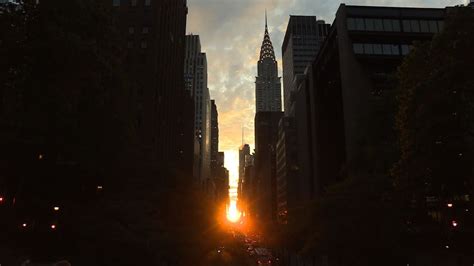 ‘manhattanhenge Sunset Lights Up New York Youtube