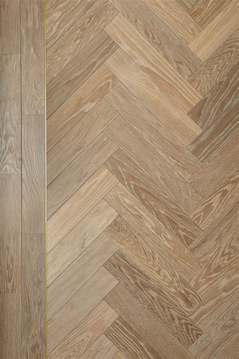 Solid Floor Herringbone Parquet Flooring With Border
