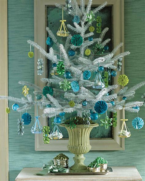 27 Creative Christmas Tree Decorating Ideas Martha Stewart