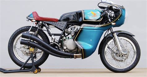 The Curva Honda Cb550 K2 Return Of The Cafe Racers