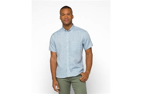 The 9 Best Short Sleeve Shirts For Any Setting From The Office To The
