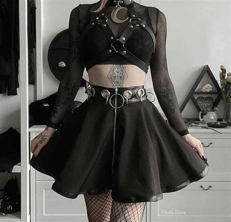 Pin De Sarah En Grunge Girl Ropa Gotica Mujer Moda De Ropa Ropa G Tica