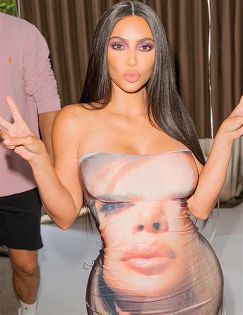 Kim Kardashian Revoluciona Instagram Con Un Mini Bikini Con Braguita