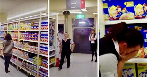 Einer Supermarkt Verkäuferin Die Zwei Jobs Hat Um Vier Kinder Zu