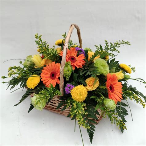 Square Basket Arrangement Flowers Vary Due To Seasons Gibral Flora