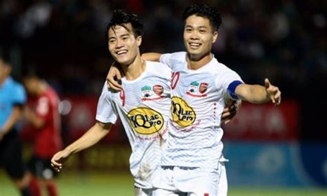 Công phượng được tiếp 'dooping' từ clb nhật& kiatisak, bí. HAGL vs Sanna Khánh Hòa: Chờ Công Phượng "nổ súng"