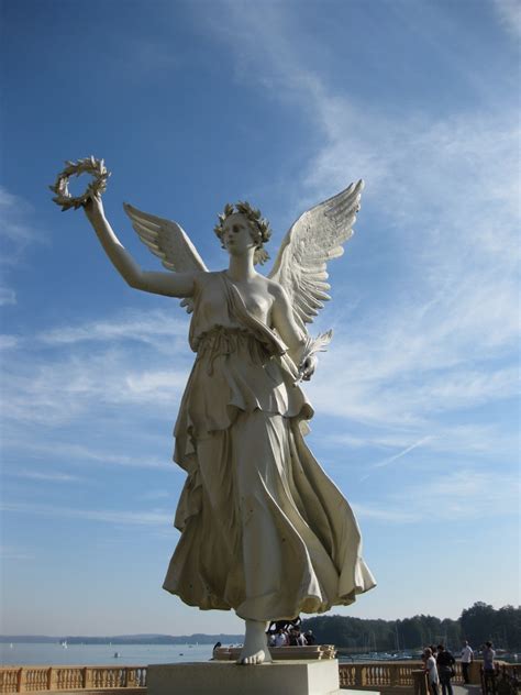 無料画像 石 記念碑 女性 像 彫刻 天使 アート 数字 神話 2736x3648 1125409 無料写真