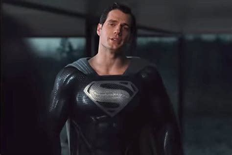 Henry Cavill Officially Announces His Return As Superman