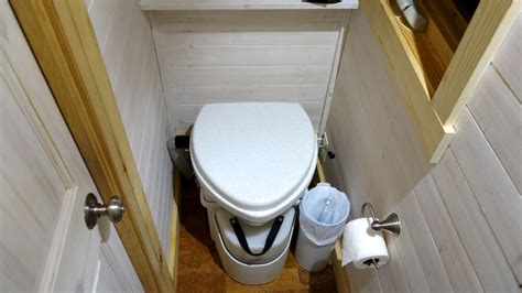 6 Best Small Composting Toilets For Tiny House 2023
