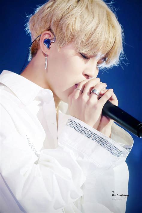 He's been playing all his life but has never had the opportunity to show his. Fotos de Jimin de BTS 🐥🐾 en 2020 | Jimin, Fotos de jimin, Jimin de bts