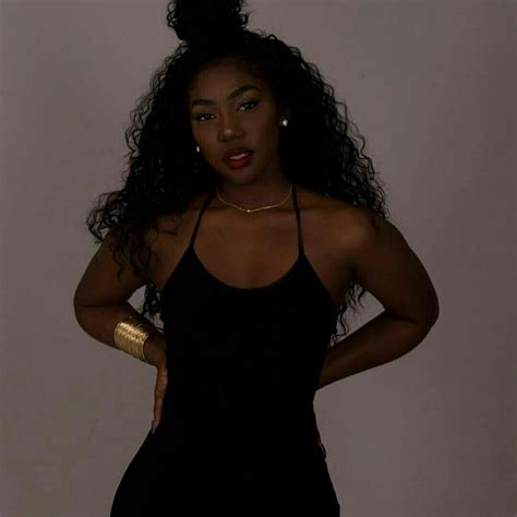 Pin By Lupita Reyes On •insta Ideas• Beautiful Black Girl Black