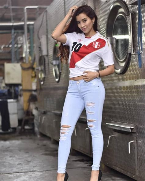 Lindas Peruanitas Vistiendo La Camiseta De La Selección Peruana