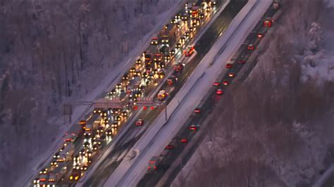 I 95 Traffic Pileup In Virginia Leaves Hundreds Of Drivers Stranded For