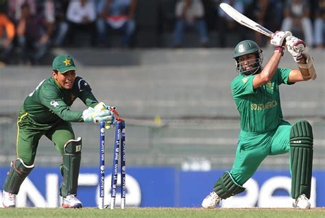 Pakistan team is currently chasing the target of 274 runs set by south africa at centurion in the first one day international (odi). Pakistan Vs South Africa ODI (Cricket world cup 2015 ...