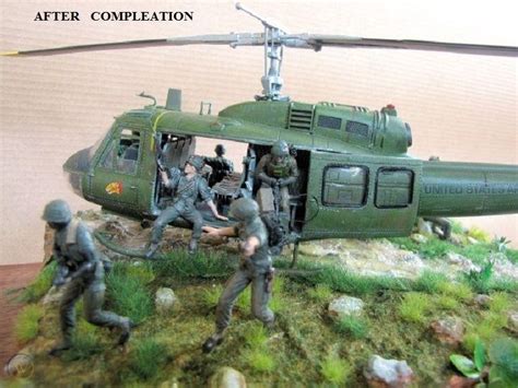 135 Vietnam Era Uh 1d Huey Helicopter W Crew ~ Nam