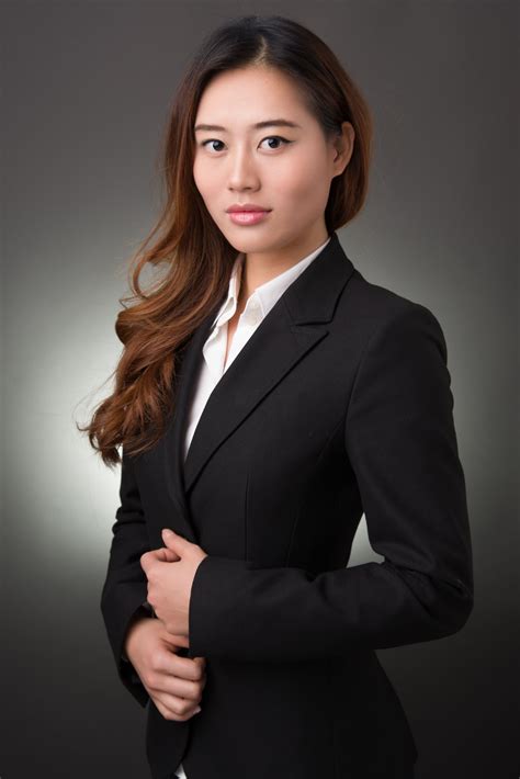 Corporate Business Portrait Of A Young Asian Woman Pas Foto