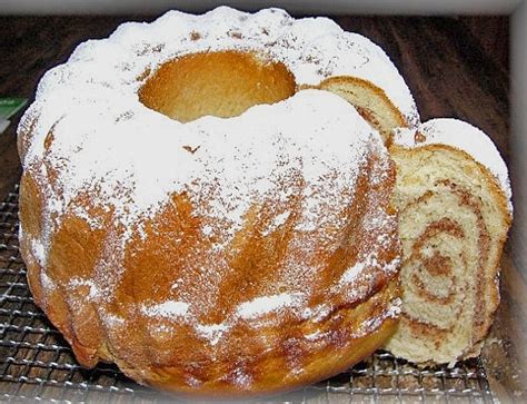 Finde fotos von kuchen hefe. Hefe - Gugelhupf mit Nussfüllung von pingu41269 | Chefkoch