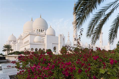 Abu Dhabis Beauty Sheik Zayed Grand Mosque Uae Luxe Beat Magazine