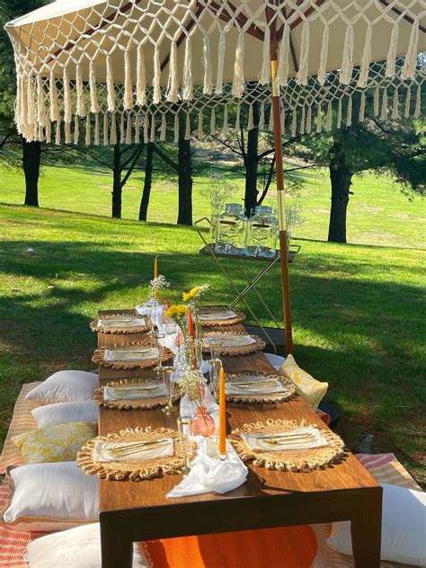 Luxury Picnic Services Are Popping Up In Connecticut Here Are 7 Of Them