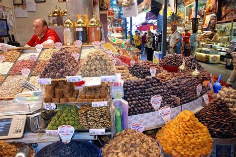 Egipatska Pijaca U Istanbulu Spremna Za Ramazan Kupcima Se Na Tezgama