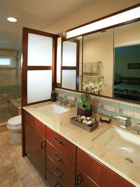 Best Privacy Screen Toilet Design Ideas And Remodel Pictures Houzz