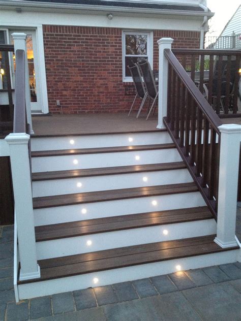 Trex Staircase With Led Step Lights Backyarddeckswithstairs Patio