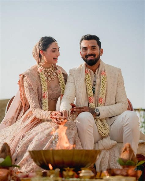 Athiya Shetty Kl Rahul Share First Pictures As Husband And Wife See The Newlyweds Dreamy