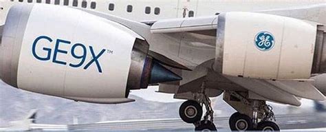 Das zerstörte und brennende triebwerk der boeing 777 von united. Авиационный турбовентиляторный двигатель (ТВРД) GE9X - ВПК ...