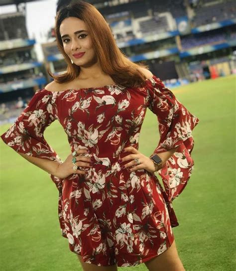Profile Of Mayanti Langer Star Sports Anchor And Ipl Host Hello Ap